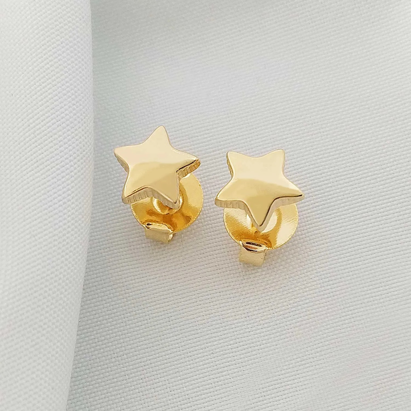 Brinco Estrela Lisa Pequena Banho Ouro 18k