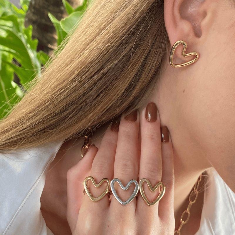 Brinco Coração Vazado Coleção Jardim Secreto Banho Ouro 18k Semijoia