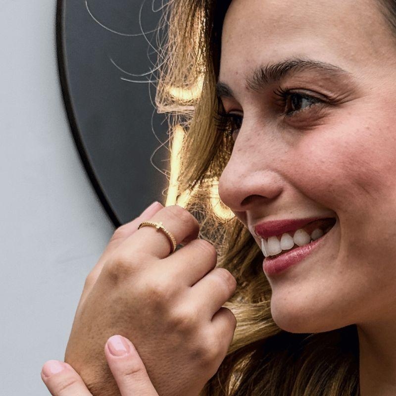 Anel Cruz Cravejado Aura Banhado Em Ródio Branco