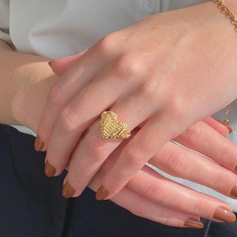 Anel Coração Esculpido Jardim Secreto Banho Essencial Banhado Em Ouro 18k