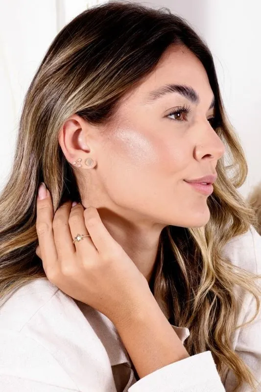 Brinco Triangulo com 3 Zirconias Banho Ouro 18k Semijoia
