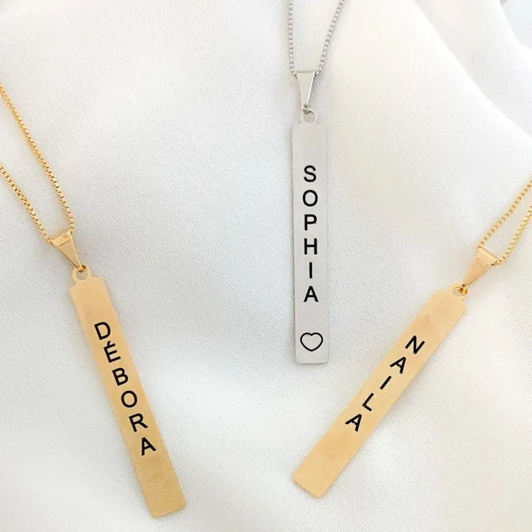 COLAR DE NOME VERTICAL - PERSONALIZADO