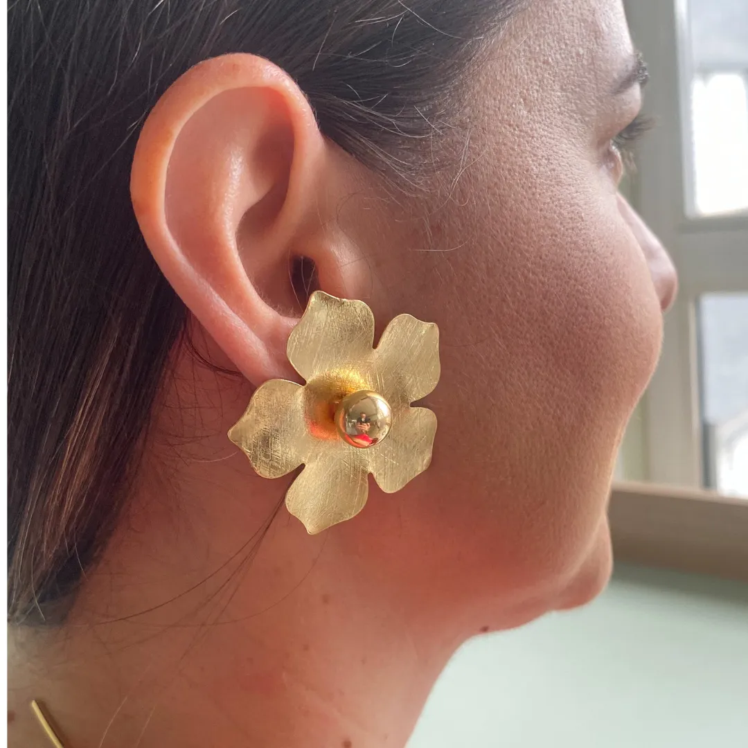Brinco Flor Grande Coleção Paris Banho Ouro 18k Semijoia