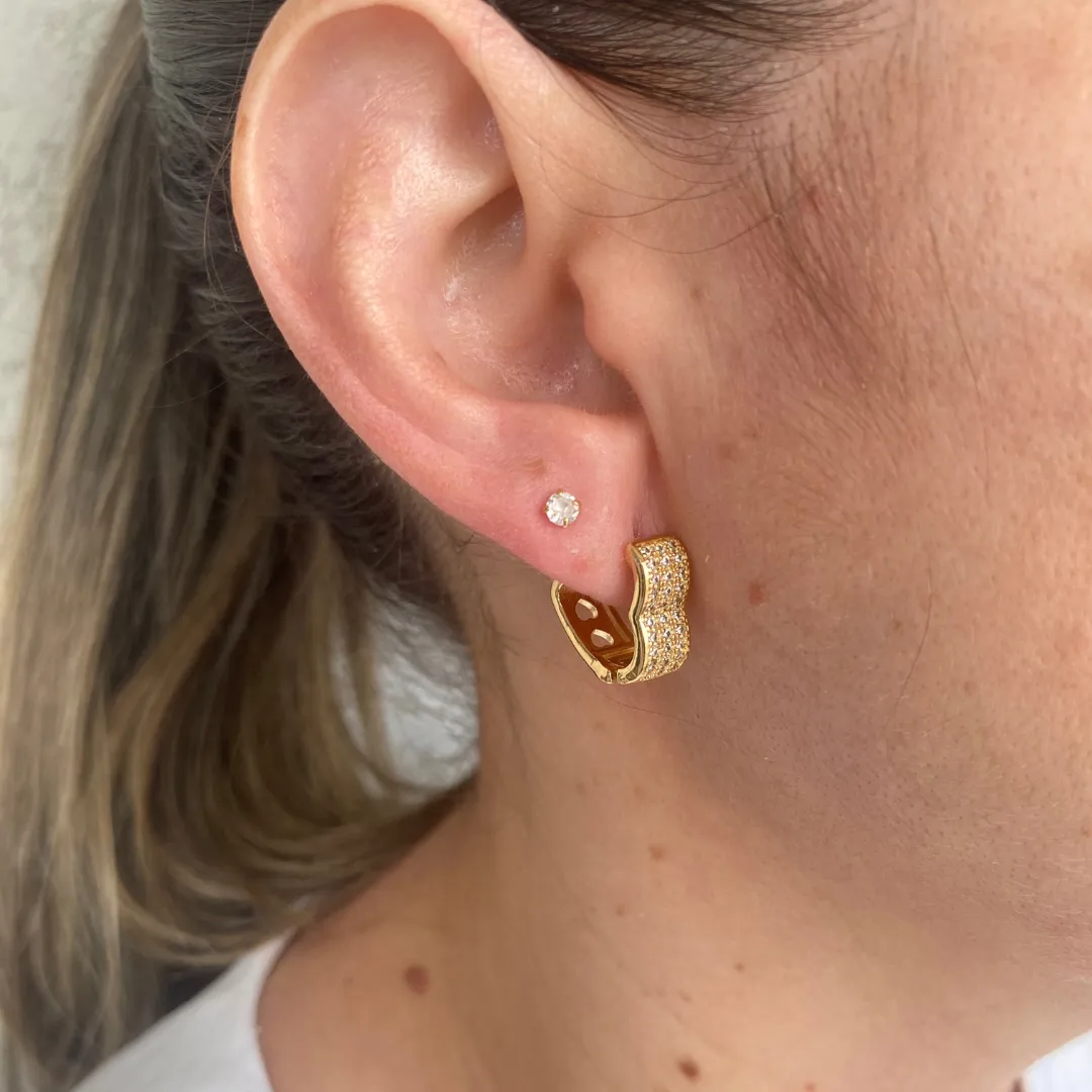 Brinco Argola Coração 3 Zirconias Grande Coleção Zurique Banho Ouro 18k Semijoia