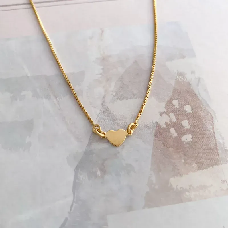 Tornozeleira Coração Pequeno Liso Banho Ouro 18k Semijoia