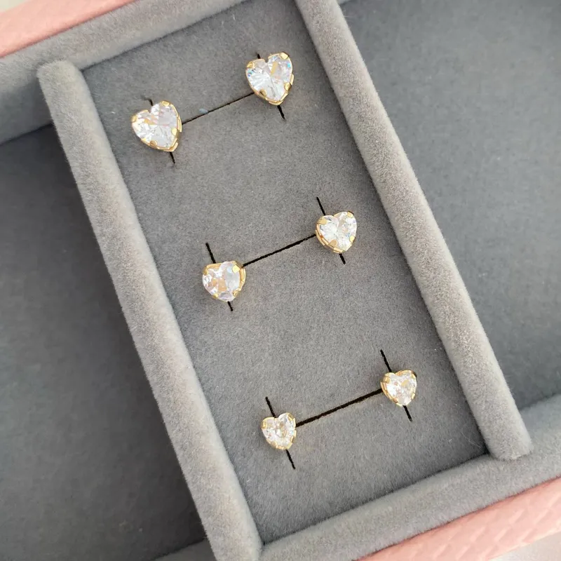 Brinco Trio Corações De Ponto De Luz Best Seller Banhado Em Ouro
