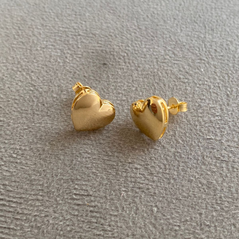 Brinco Coraçào Liso Banho Ouro 18k Semijoia