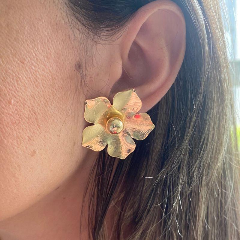 Brinco Flor Médio Coleção Paris Banho Ouro 18k Semijoia