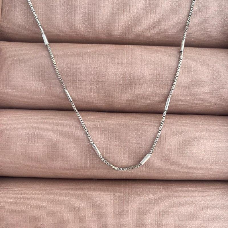 Colar Longo Tubos Lisos Essencial 70CM Banhado Em Ródio